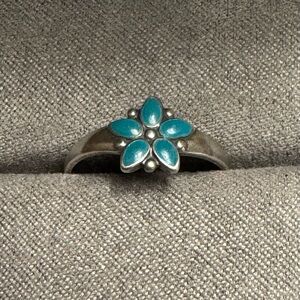 925 Turquoise Zuni Petit Point Floral Silver Ring